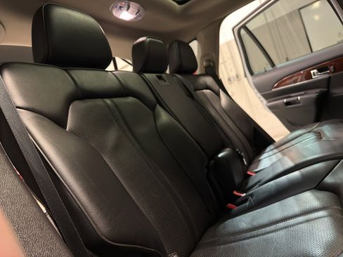 Used 2012 Lincoln MKX AWD image 26