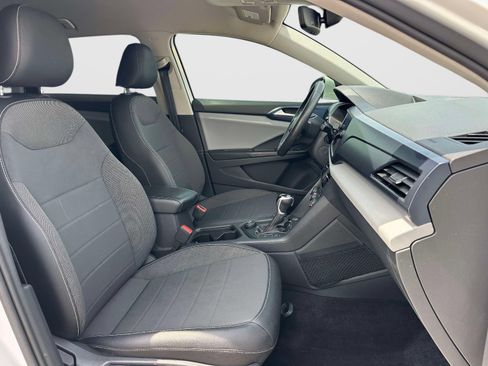 Certified 2022 Volkswagen Taos SE AWD/4WD image 10