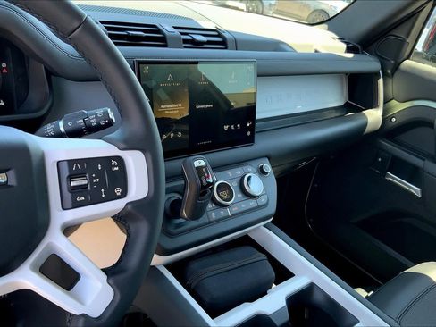 New 2025 Land Rover Defender 90 S image 5