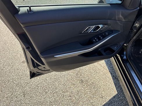 Used 2020 BMW 330i Sedan w/ Driving Assistance Package image 10