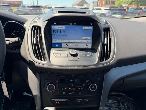 Certified 2018 Ford Escape SE w/ SE Sync 3 Package AWD/4WD image 16