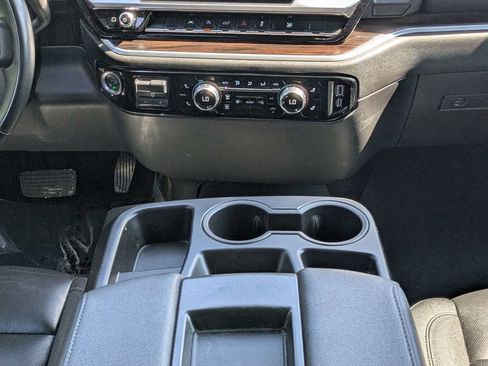 Used 2025 GMC Sierra 1500 SLT AWD/4WD image 17