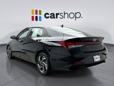 Used 2023 Hyundai Elantra SEL FWD image 3