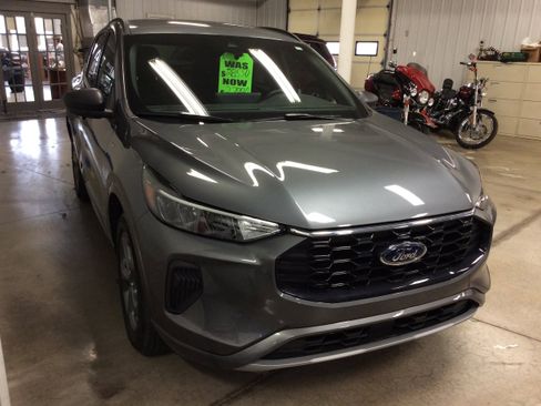 Used 2023 Ford Escape ST-Line w/ Tech Pack #1 image 8