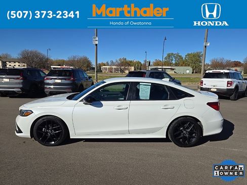 Used 2023 Honda Civic Sport image 2