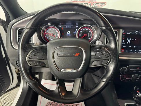 Used 2022 Dodge Charger SXT image 13