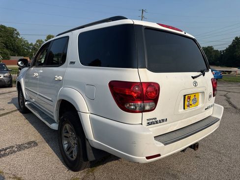 Used 2007 Toyota Sequoia SR5 AWD/4WD image 24