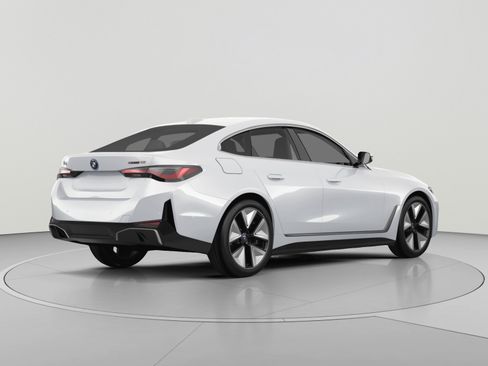Used 2023 BMW i4 eDrive40 w/ Premium Package RWD image 3
