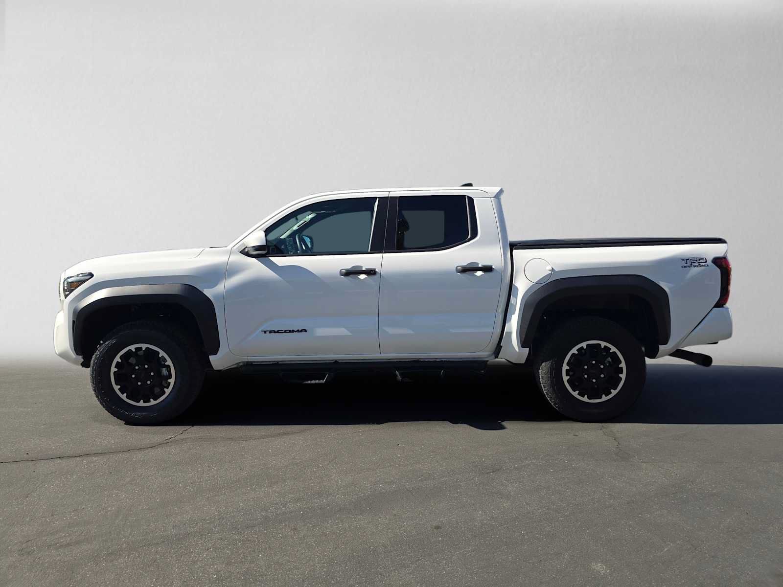 Certified 2025 Toyota Tacoma TRD Off-Road AWD/4WD image 6