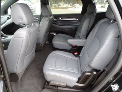 Used 2022 Buick Enclave AWD Essence w/ Sport Touring Edition image 34