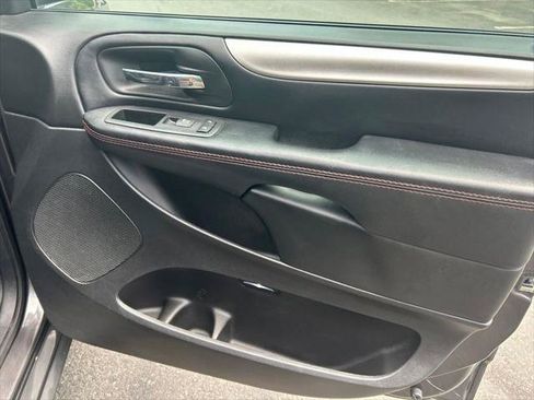 Certified 2019 Dodge Grand Caravan GT FWD image 42