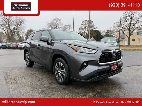 Used 2020 Toyota Highlander XLE image 1
