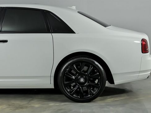 Used 2016 Rolls-Royce Ghost RWD image 9