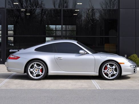 Used 2006 Porsche 911 Carrera S RWD image 5