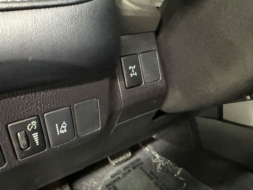 Used 2018 Toyota RAV4 XLE AWD/4WD image 14