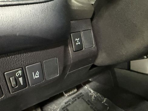 Used 2018 Toyota RAV4 XLE AWD/4WD image 14