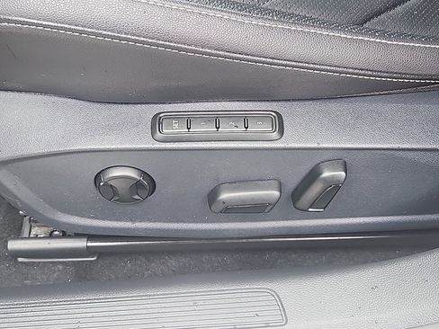 Certified 2022 Volkswagen Jetta SEL image 20