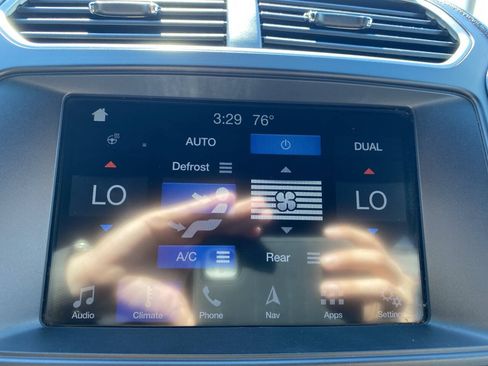 Used 2017 Ford Explorer XLT w/ Equipment Group 202A AWD/4WD image 38