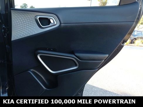 Certified 2025 Kia Soul LX image 24
