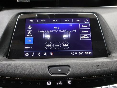 Used 2021 Cadillac XT4 Premium Luxury w/ Sun And Sound Package AWD/4WD image 31
