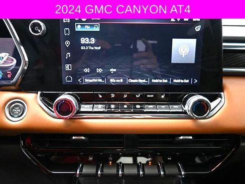 Used 2024 GMC Canyon AT4 AWD/4WD image 33