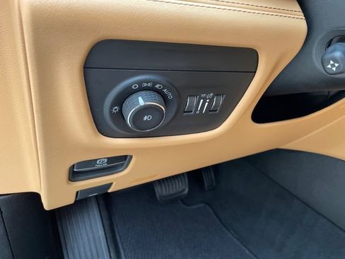 Used 2024 Jeep Grand Cherokee L Summit AWD/4WD image 30