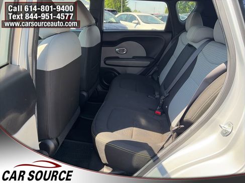 Used 2015 Kia Soul + image 21