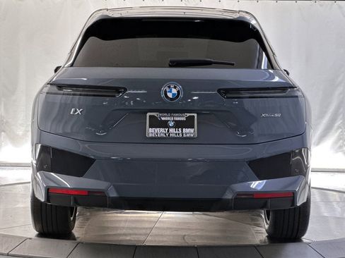 Used 2023 BMW iX xDrive50 w/ Sport Package AWD/4WD image 10