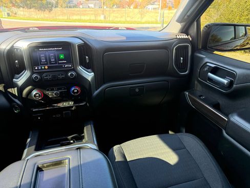 Used 2021 Chevrolet Silverado 1500 LT Trail Boss AWD/4WD image 18
