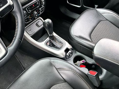 Used 2018 Jeep Compass Latitude w/ Popular Equipment Group image 16