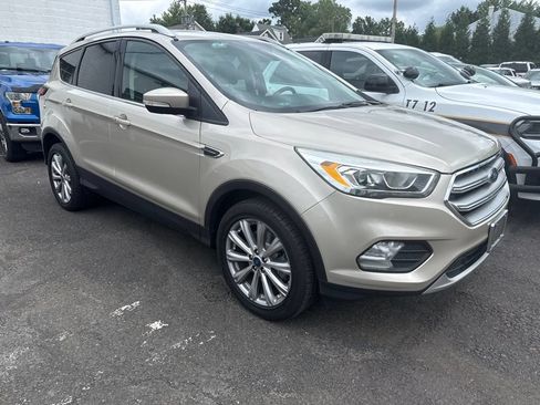 Used 2017 Ford Escape Titanium AWD/4WD image 3