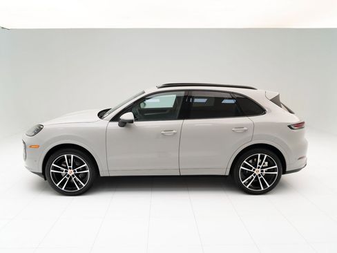 New 2025 Porsche Cayenne image 2