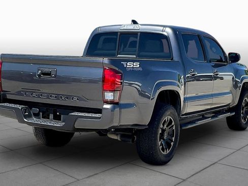 Used 2022 Toyota Tacoma SR w/ SR Convenience Package image 12