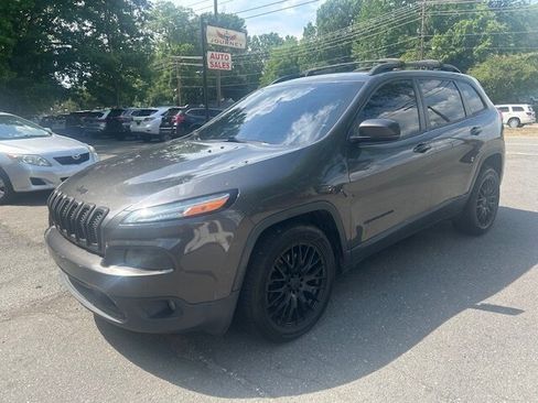 Used 2018 Jeep Cherokee Limited FWD image 1