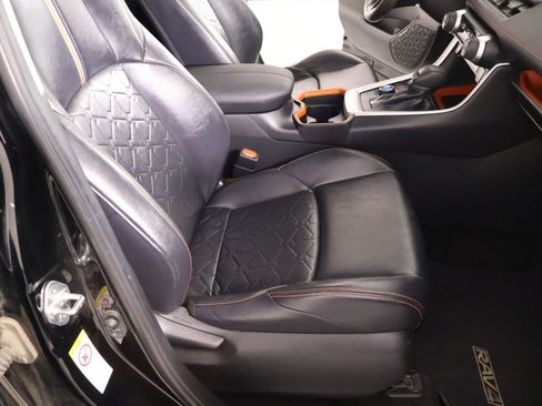 Used 2019 Toyota RAV4 Adventure image 12