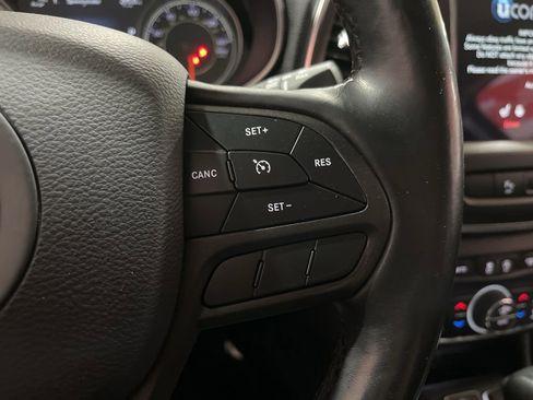 Used 2020 Jeep Cherokee Trailhawk w/ Cold Weather Group AWD/4WD image 14