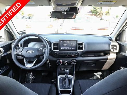 Certified 2024 Hyundai Venue SE FWD image 12