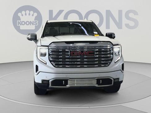 Used 2023 GMC Sierra 1500 Denali w/ Technology Package AWD/4WD image 4