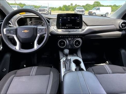 Used 2024 Chevrolet Blazer LT w/ Convenience Package FWD image 7