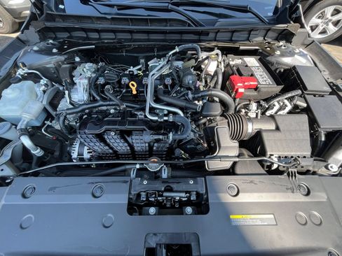 Used 2025 Nissan Altima 2.5 SV FWD image 28