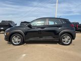 Used 2021 Hyundai Kona SE image 2