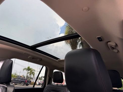 Certified 2023 Lincoln Aviator Reserve AWD/4WD image 32