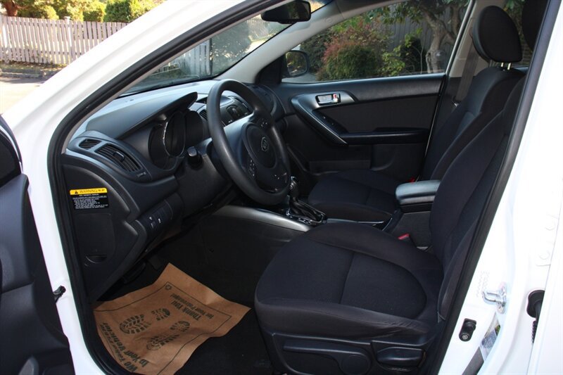 Used 2013 Kia Forte EX w/ Premium Pkg FWD image 5