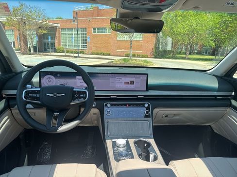 Used 2025 Genesis GV80 2.5T Advanced AWD/4WD image 30