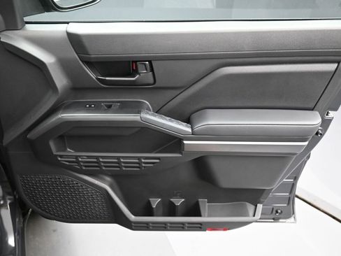 Certified 2025 Toyota Tacoma SR5 image 35