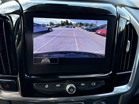 Used 2020 Chevrolet Traverse LT w/ Driver Confidence II Package AWD/4WD image 10