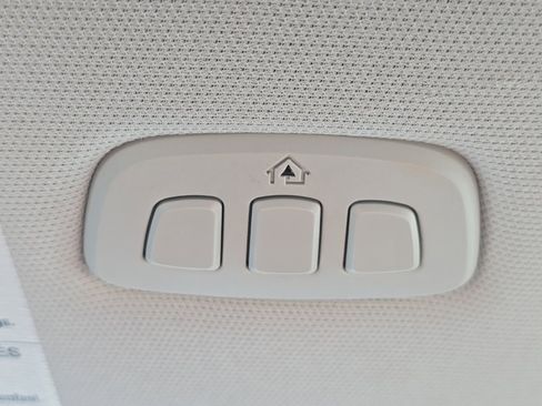 Used 2025 Ford Explorer Active w/ Active Comfort Package image 35