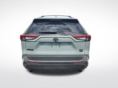 Used 2019 Toyota RAV4 XLE Premium w/ Cold Weather Package AWD/4WD image 6