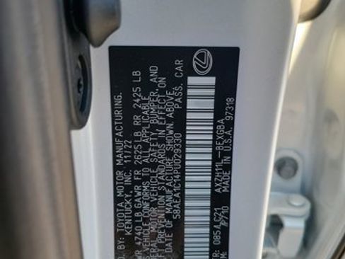 Used 2023 Lexus ES 300h w/ Luxury Package image 32