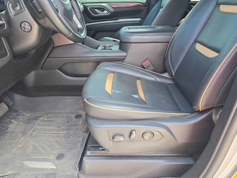 Used 2024 GMC Yukon XL AT4 w/ Technology Package AWD/4WD image 12
